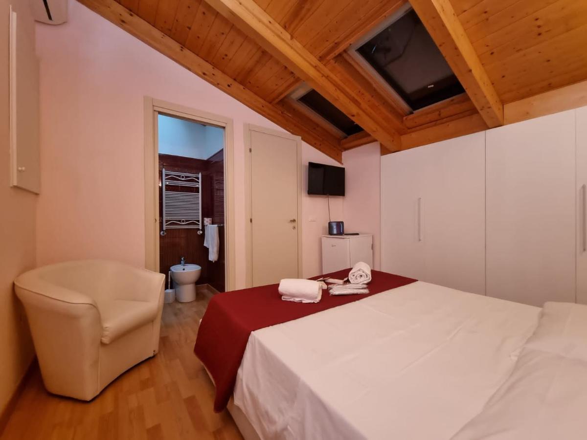 Apartments Amica Таранто Экстерьер фото