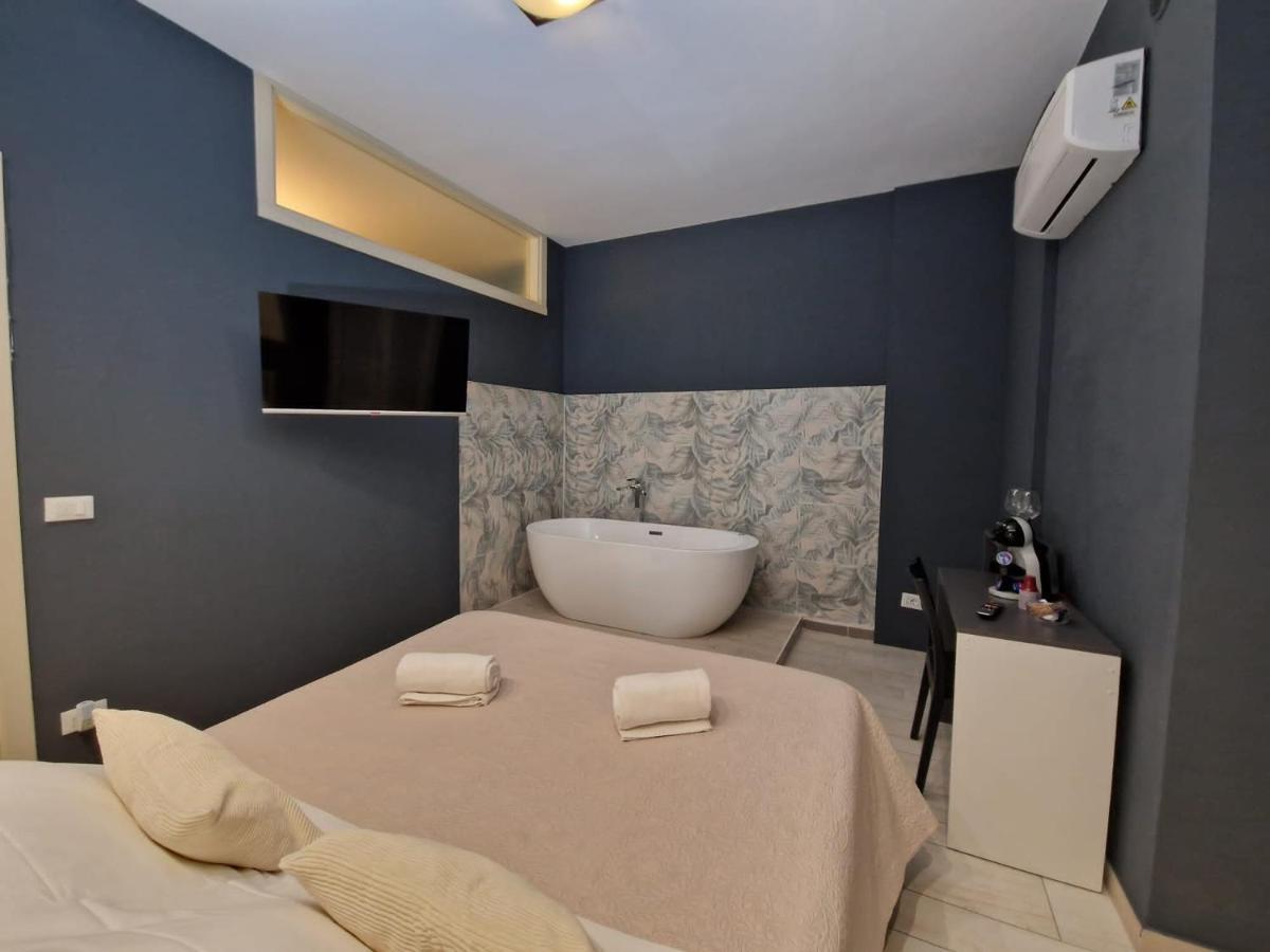 Apartments Amica Таранто Экстерьер фото